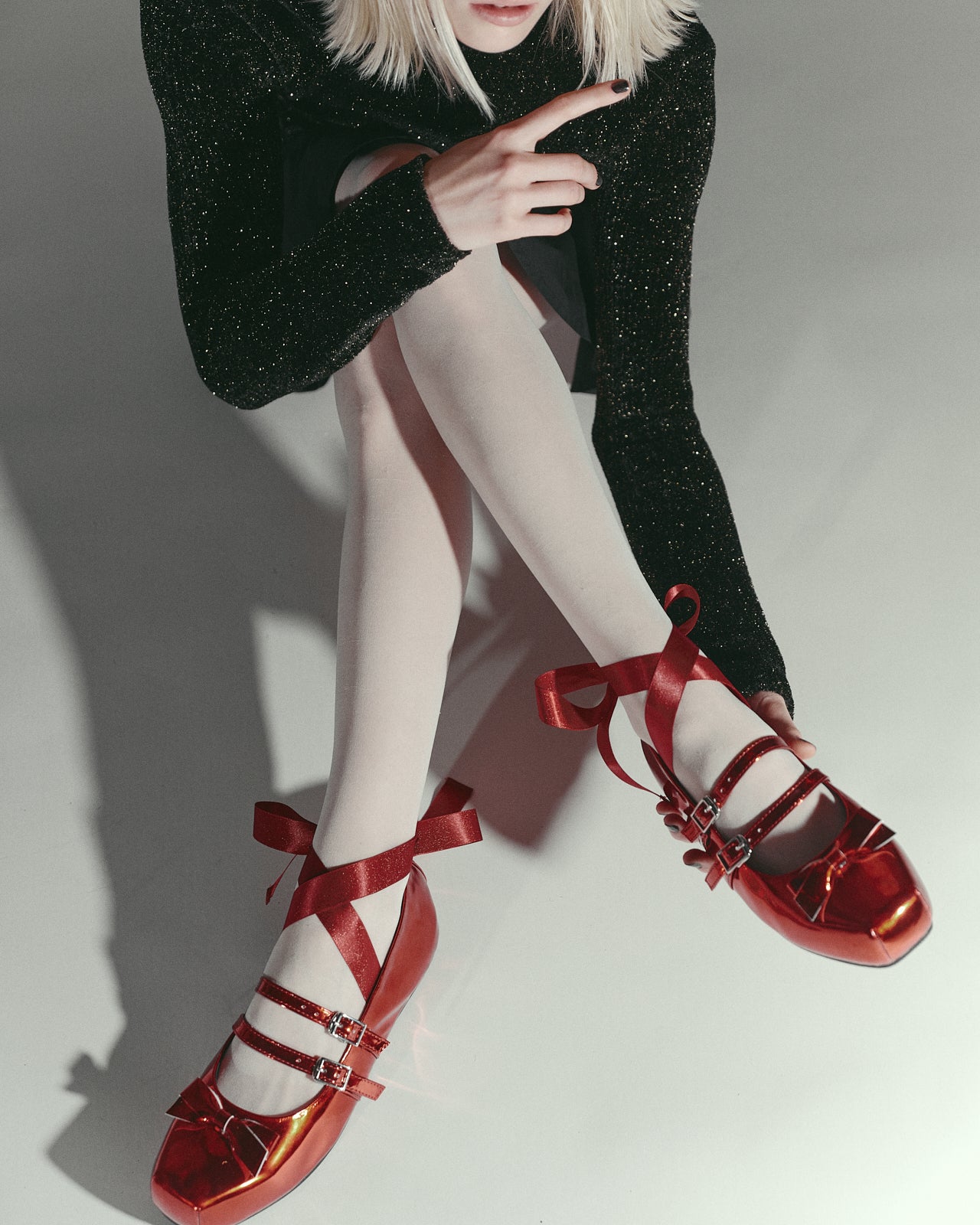 Giselle Flat Mirror Red – AKIKOAOKI(アキコアオキ)公式オンラインストア