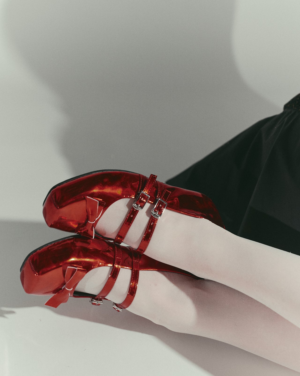 Giselle Flat Mirror Red – AKIKOAOKI(アキコアオキ)公式オンラインストア