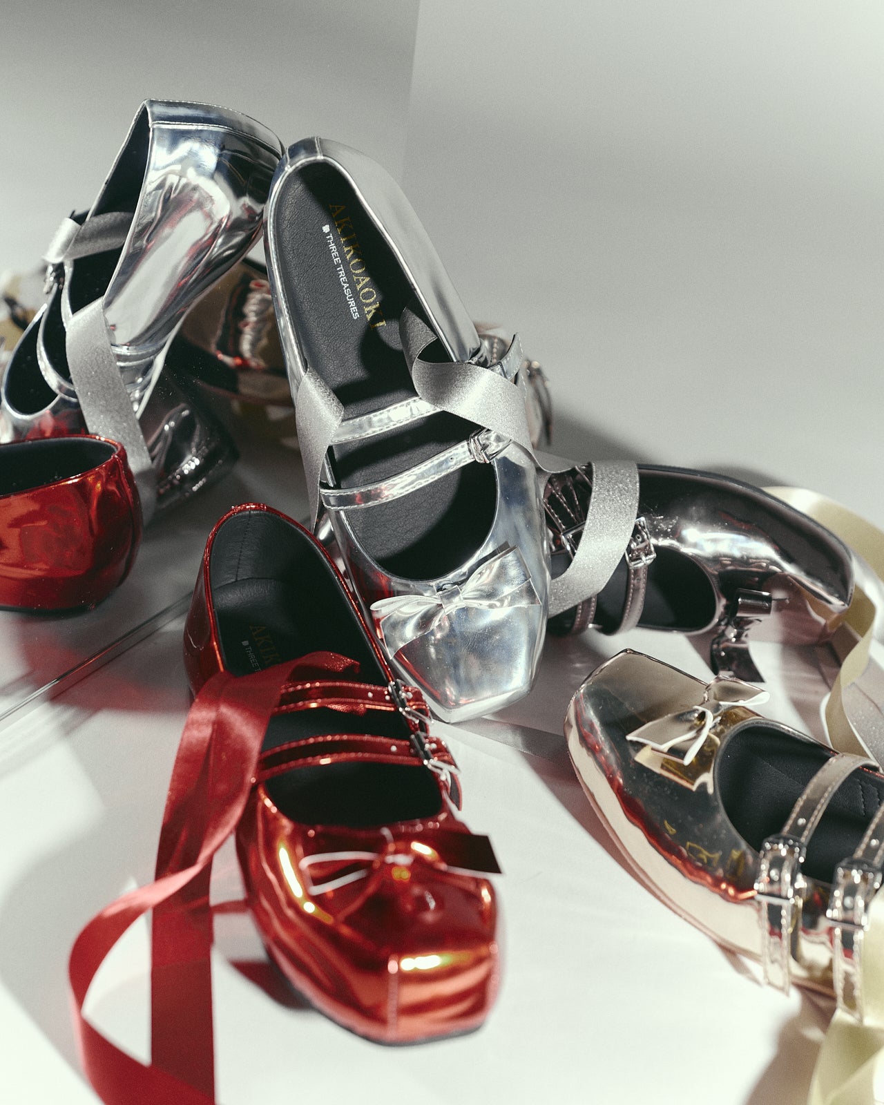 Giselle Flat Mirror Red – AKIKOAOKI(アキコアオキ)公式オンラインストア