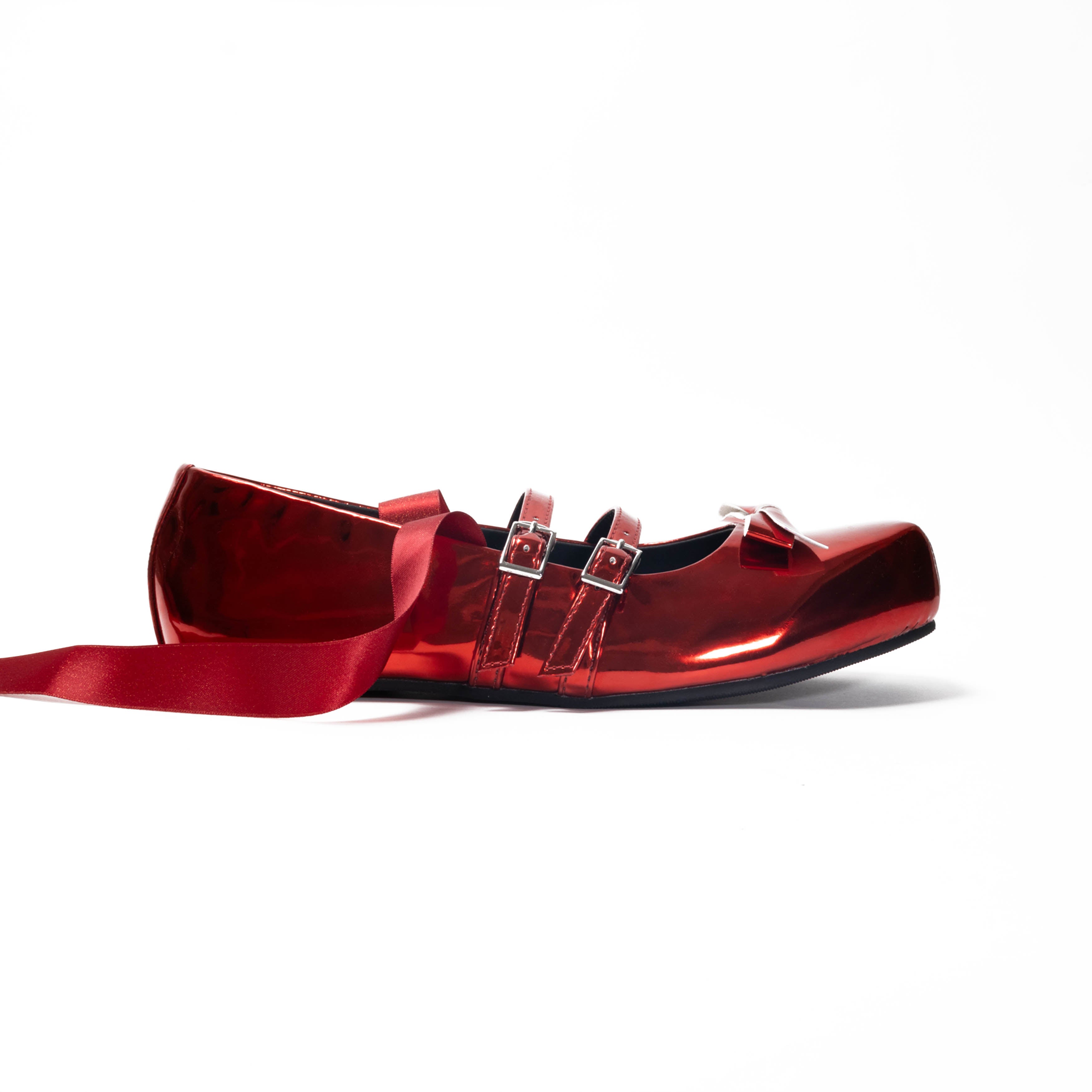 Giselle Flat Mirror Red – AKIKOAOKI(アキコアオキ)公式オンラインストア